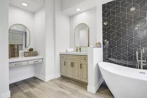 Bath - 48573 Cascade St, Indio, CA 92201 photo 3 of 6