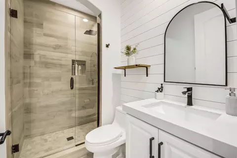 Bath - 48573 Cascade St, Indio, CA 92201 photo 6 of 6
