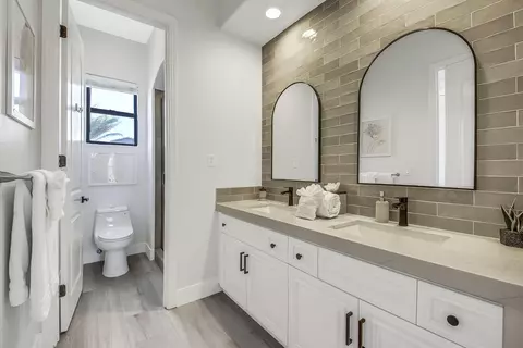 Bath - 48573 Cascade St, Indio, CA 92201 photo 5 of 6