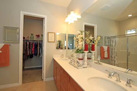 Bath - 43633 Treviso Dr, Indio, CA 92203 photo 1 of 2