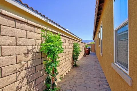 Exterior - 43633 Treviso Dr, Indio, CA 92203 photo 13 of 24