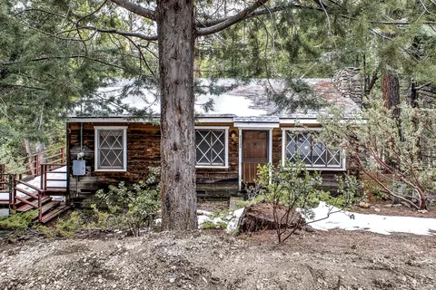 53250 Middle Ridge Dr, Idyllwild, CA 92549