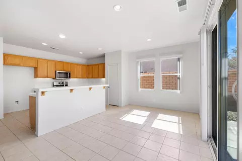 Kitchen - 41311 Endicott Ct, Indio, CA 92203 photo 9 of 9