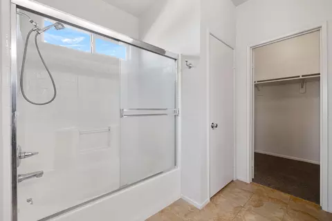 Bath - 41311 Endicott Ct, Indio, CA 92203 photo 2 of 4