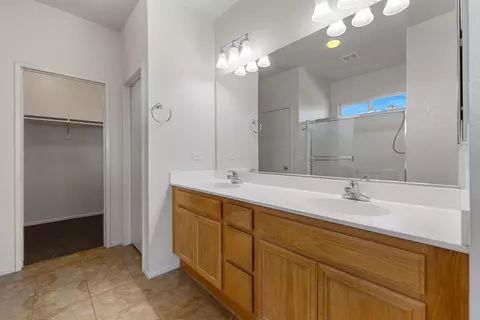 Bath - 41311 Endicott Ct, Indio, CA 92203 photo 1 of 4