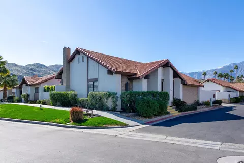 2355 Miramonte Cir W, Palm Springs, CA 92264