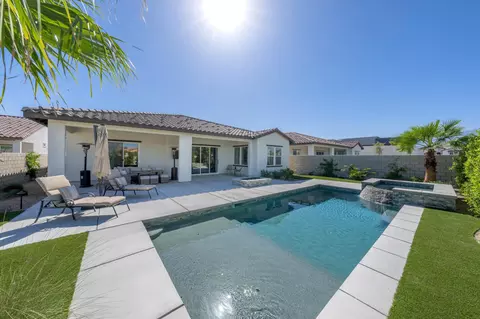 75694 Axis Ct, Palm Desert, CA 92211