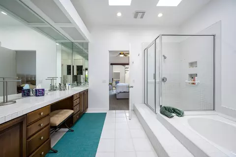 Bath - 57646 Interlachen, La Quinta, CA 92253 photo 1 of 6