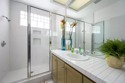 Bath - 57646 Interlachen, La Quinta, CA 92253 photo 5 of 6