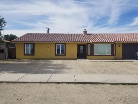 2365 Shore Hawk Ave, Thermal, CA 92274
