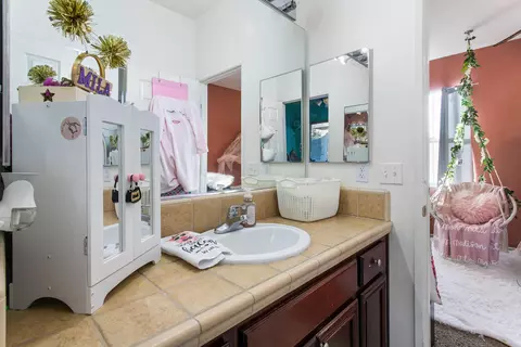Bath - 49870 Lewis Rd, Indio, CA 92201 photo 3 of 8
