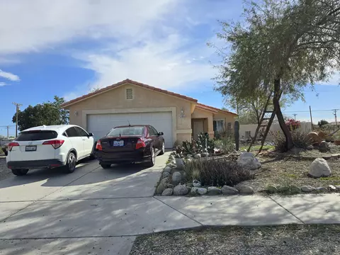 1321 Nile Dr, Thermal, CA 92274