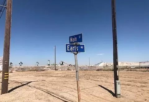 898 E Main St, El Centro, CA 92243 photo 1