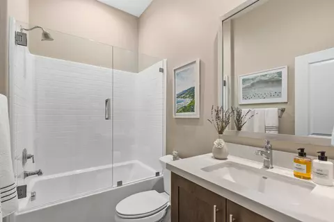 Bath - 82530 E Mccarroll Dr, Indio, CA 92201 photo 3 of 3