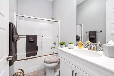 Bath - 43653 Treviso Dr, Indio, CA 92203 photo 1 of 6
