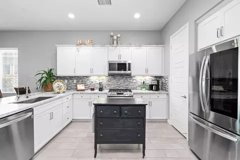 Kitchen - 43653 Treviso Dr, Indio, CA 92203 photo 2 of 5