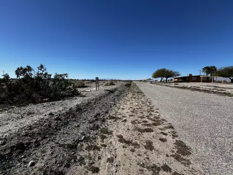 2588 Sea Port Ave, Thermal, CA 92274