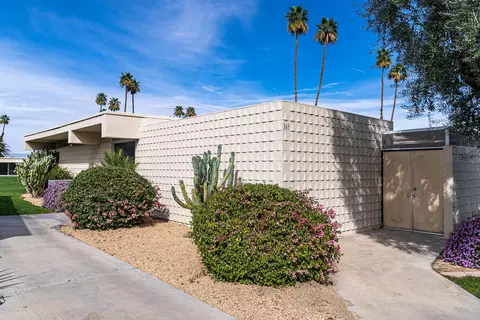 365 Desert Lakes Dr, Palm Springs, CA 92264