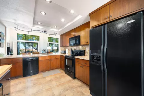 Kitchen - 80441 Oak Tree, La Quinta, CA 92253 photo 4 of 5