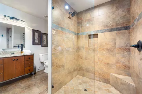 Bath - 80441 Oak Tree, La Quinta, CA 92253 photo 2 of 4