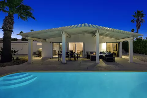 915 E Racquet Club Rd, Palm Springs, CA 92262