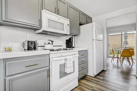 Kitchen - 82387 Gregory Ct, Indio, CA 92201 photo 2 of 2