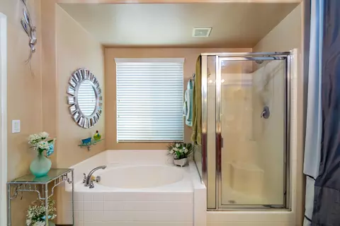 Bath - 82773 Mount Riley Dr, Indio, CA 92203 photo 3 of 4