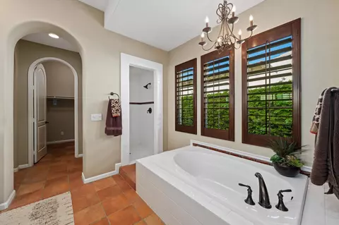 Bath - 81913 Contento St, La Quinta, CA 92253 photo 2 of 4