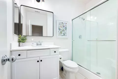 Bath - 42418 Andes Ct, Indio, CA 92203 photo 2 of 3