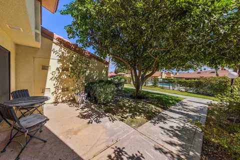 2651 N Whitewater Club Dr, Palm Springs, CA 92262