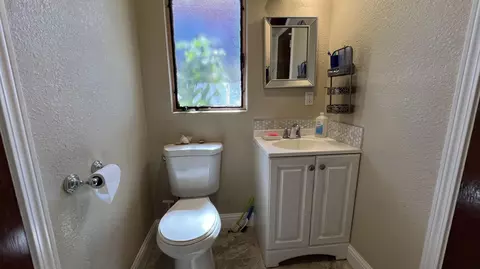 Bath - 82237 Luce Court Ct, Indio, CA 92201 photo 2 of 3