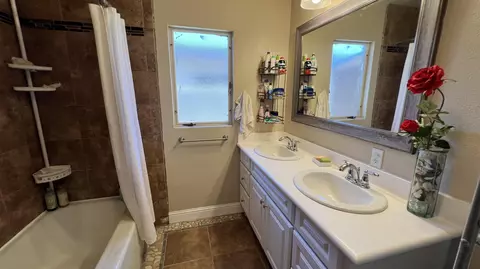 Bath - 82237 Luce Court Ct, Indio, CA 92201 photo 1 of 3