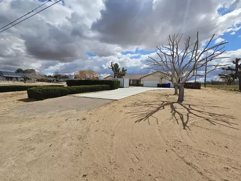 18447 Owatonna Rd, Apple Valley, CA 92307 photo 2