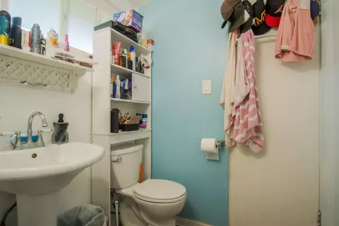 Bath - 5791 Walter St, Riverside, CA 92504 photo 2 of 2
