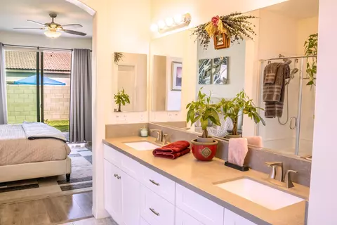 Bath - 81388 Monet Ct, Indio, CA 92201 photo 1 of 7