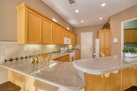82579 Alda Dr, Indio, CA 92201 photo 2