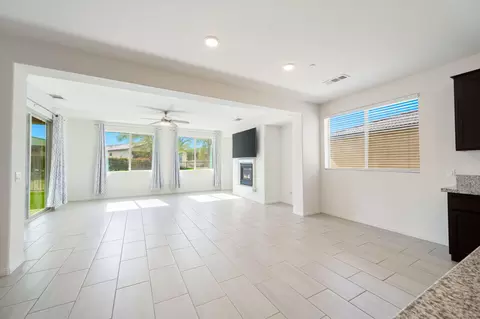 82745 Freeman Ct, Indio, CA 92201 photo 3