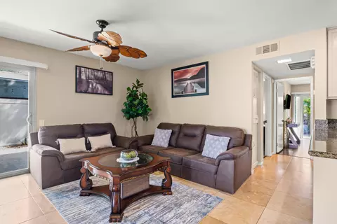 1621 Sunflower Ct S, Palm Springs, CA 92262