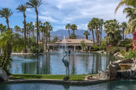 355 Crest Lake Dr, Palm Desert, CA 92211