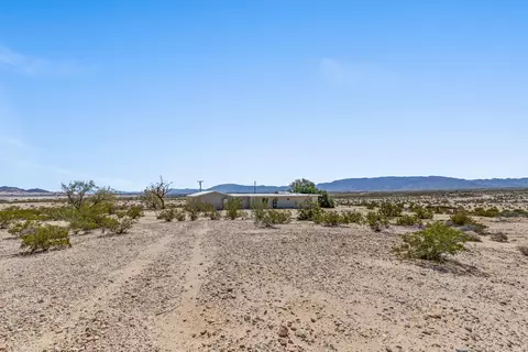 Exterior - 1284 Mac Rae Rd, Twentynine Palms, CA 92277 photo 2 of 2