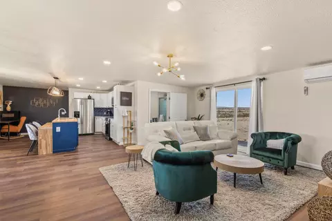 Living - 1284 Mac Rae Rd, Twentynine Palms, CA 92277 photo 2 of 2