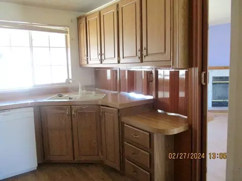 Kitchen - 2355 Oahu Ln, Thermal, CA 92274 photo 3 of 3