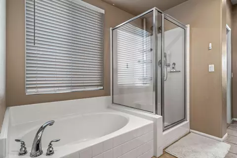 Bath - 82832 Mount Riley Dr, Indio, CA 92203 photo 4 of 6