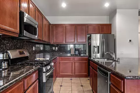 Kitchen - 82832 Mount Riley Dr, Indio, CA 92203 photo 4 of 6