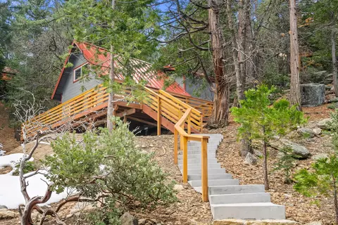 52905 Fernland Dr, Idyllwild, CA 92549