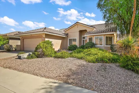38588 Bent Palm Dr, Palm Desert, CA 92211