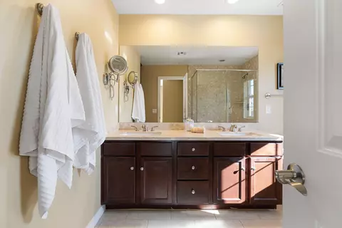 Bath - 52155 Desert Spoon Ct, La Quinta, CA 92253 photo 2 of 6