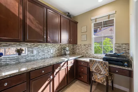 Kitchen - 52155 Desert Spoon Ct, La Quinta, CA 92253 photo 4 of 5