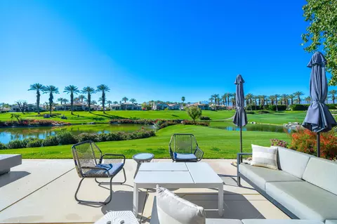 513 Falcon View Cir, Palm Desert, CA 92211