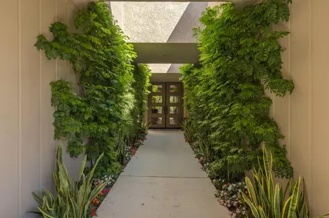 1 Barnard Ct, Rancho Mirage, CA 92270